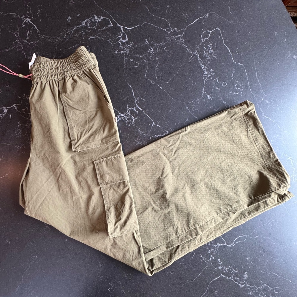 Fabletics Cargo Pants - Picture 2 of 9